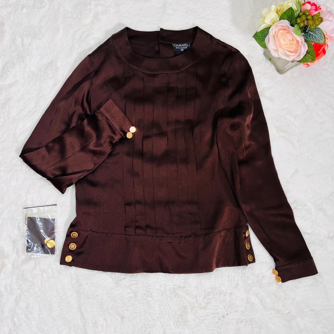 【シャネル】ブラウス　シルク100％　美品　ココボタン　クローバーボタン　M