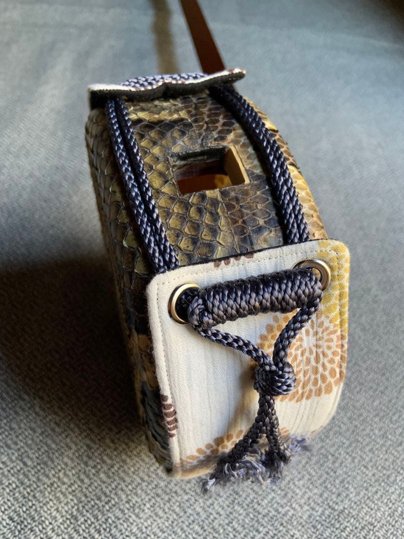 沖縄三線 知念大工型 ゆし木実 スンチー塗り - メルカリ