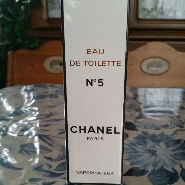 シャネル香水N5、新品 N°5 Eau de Parfum Spray - 6.8 FL. OZ. | CHANEL
