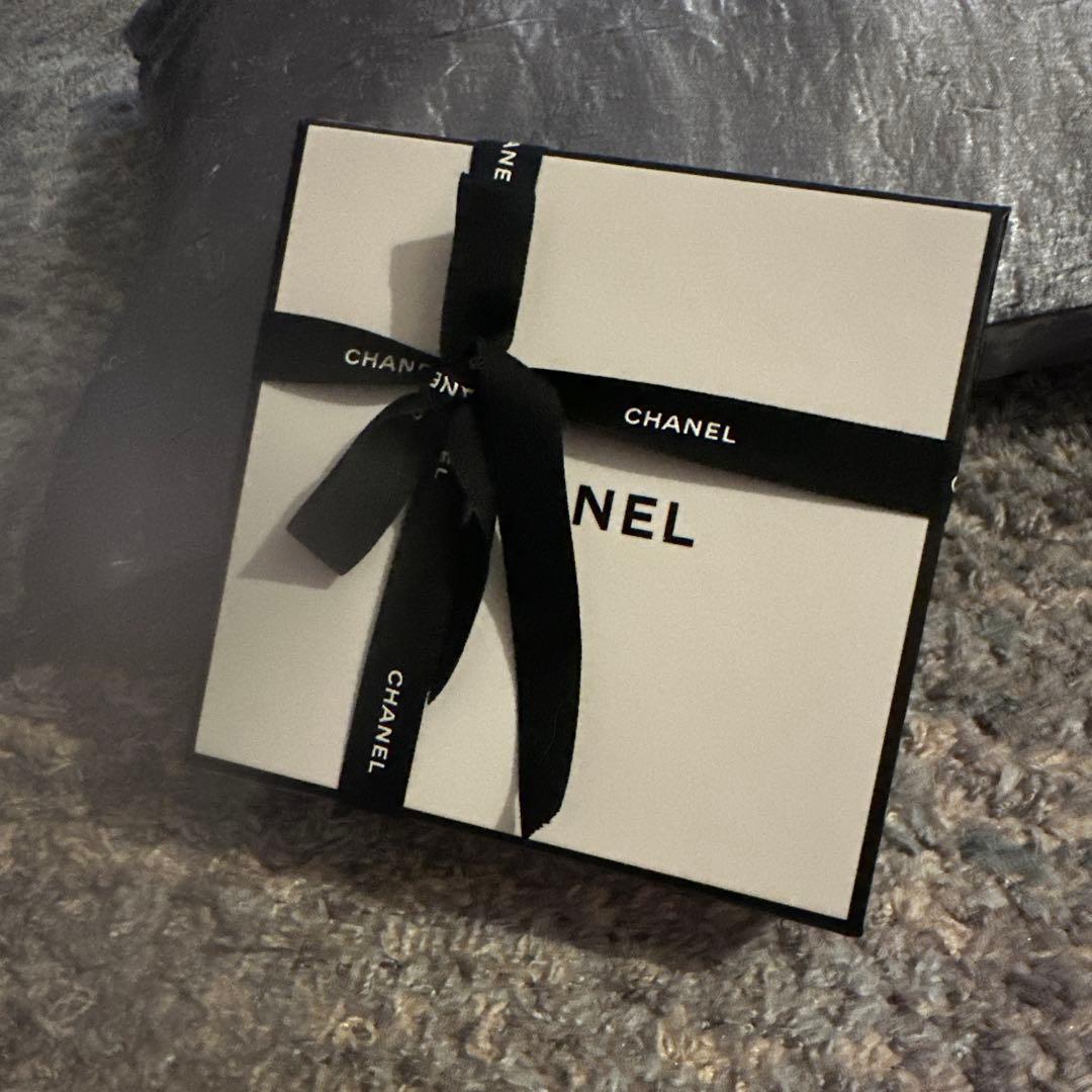 CHANEL アイシャドウパレット 219 ブトンクチュール 限定版　グロス付