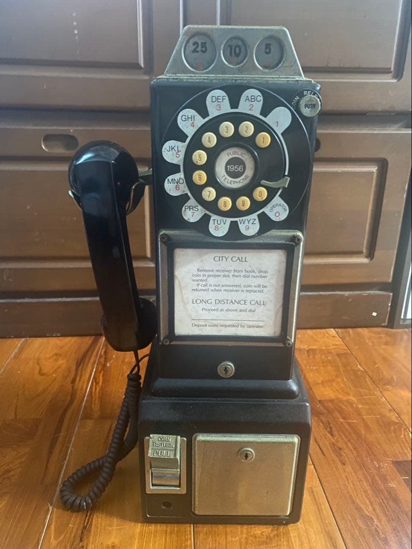 1956年製 ダイヤル式公衆電話US