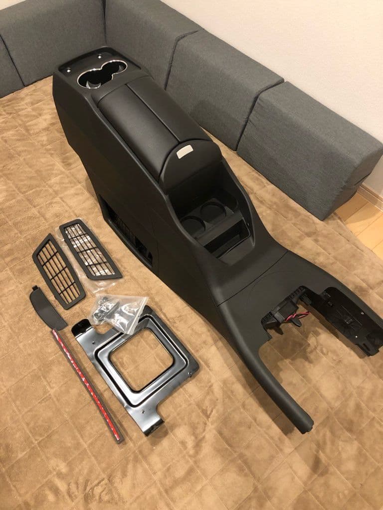 w447 RHD v220d 新型vクラス　専用センターコンソールキット新品 入荷 w447 RHD v220d 新型vクラス 専用センターコンソールキット