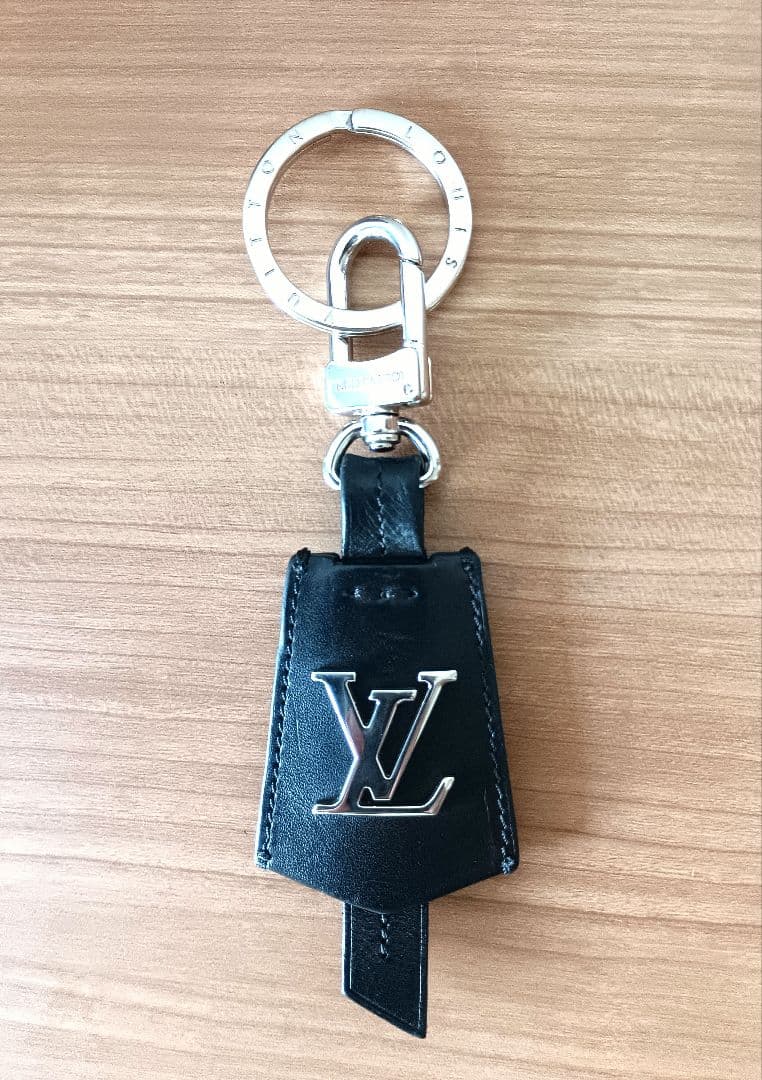 LOUIS VUITTON ルイヴィトン　ポルトクレ・クロッシュクレ　キーリング LOUIS VUITTON ポルトクレ クロッシュ クレ – Trip