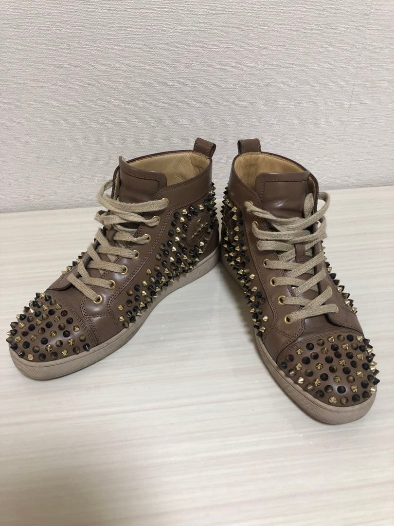 チ*カ様 CHRISTIAN LOUBOUTINスタッズ装飾ブラウンハイカットス