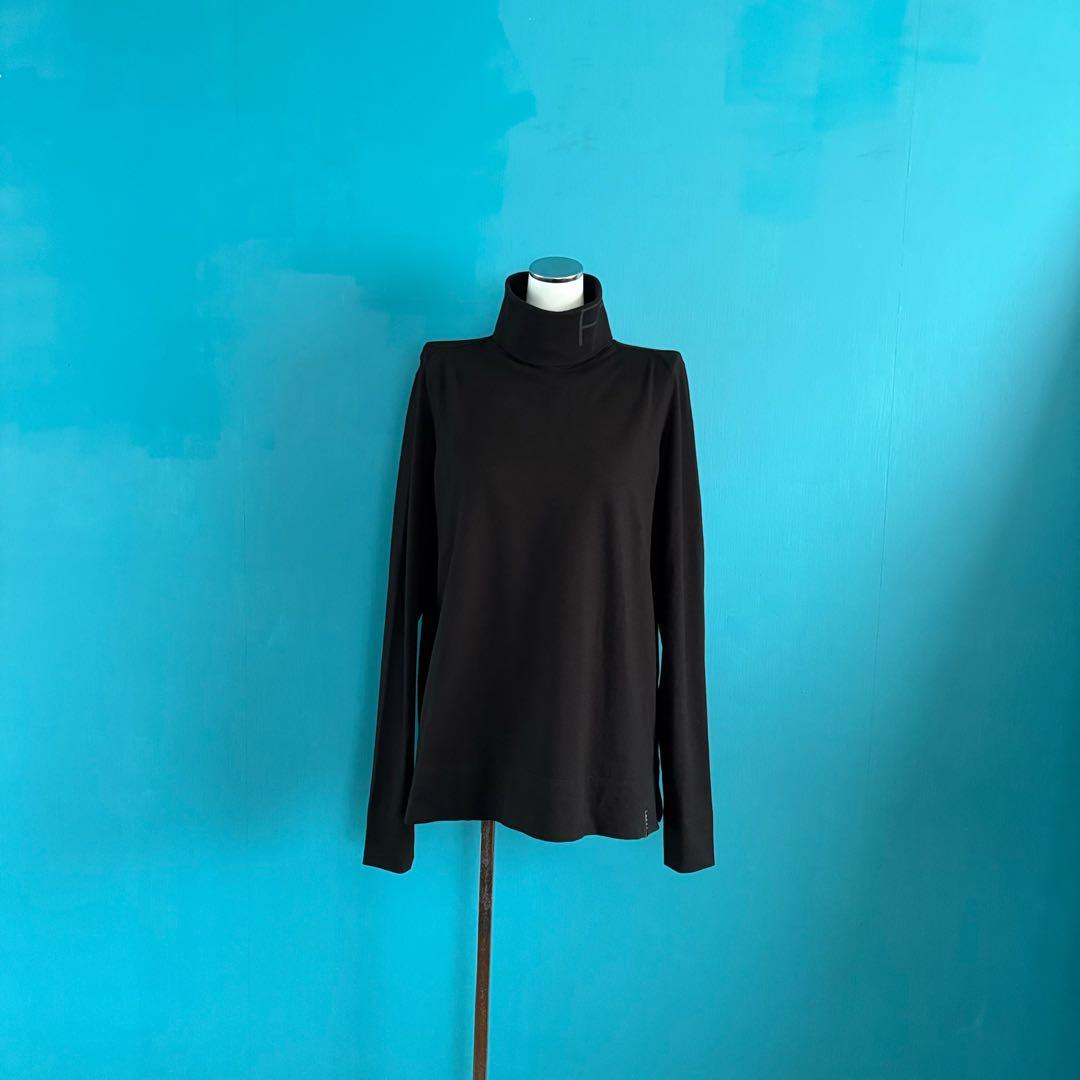 1364 FENDIフェンディ　ブラック タートルネックプルオーバー　46