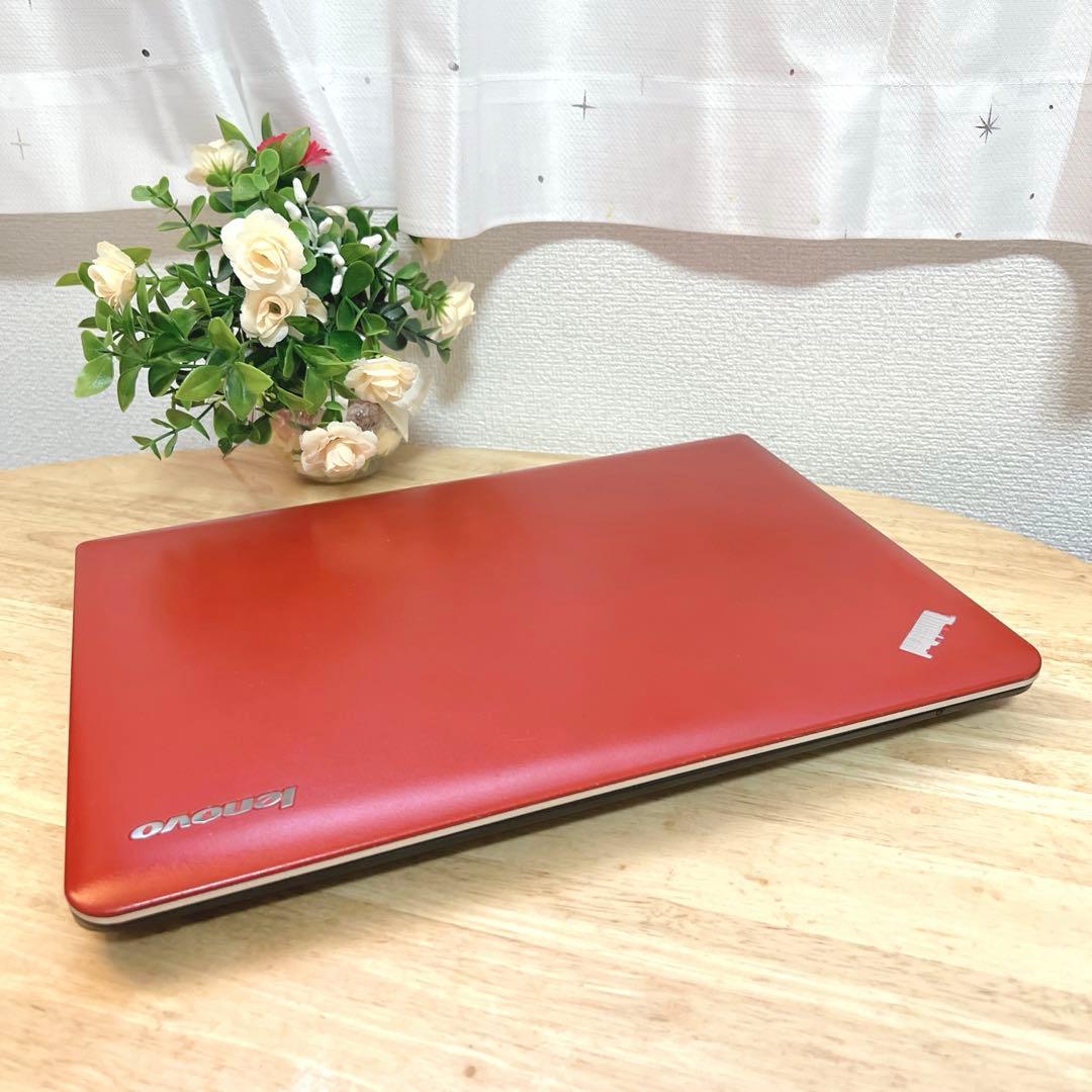 美品、メモリ8G、高速SSD、最新Win11 イラレ、オフィス2021が使える