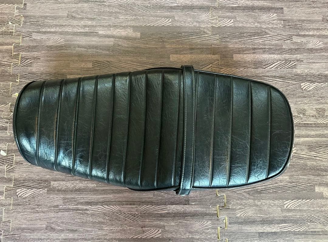 ゼファー750 ZEPHYR750 タックロールシート　カワサキ　シート