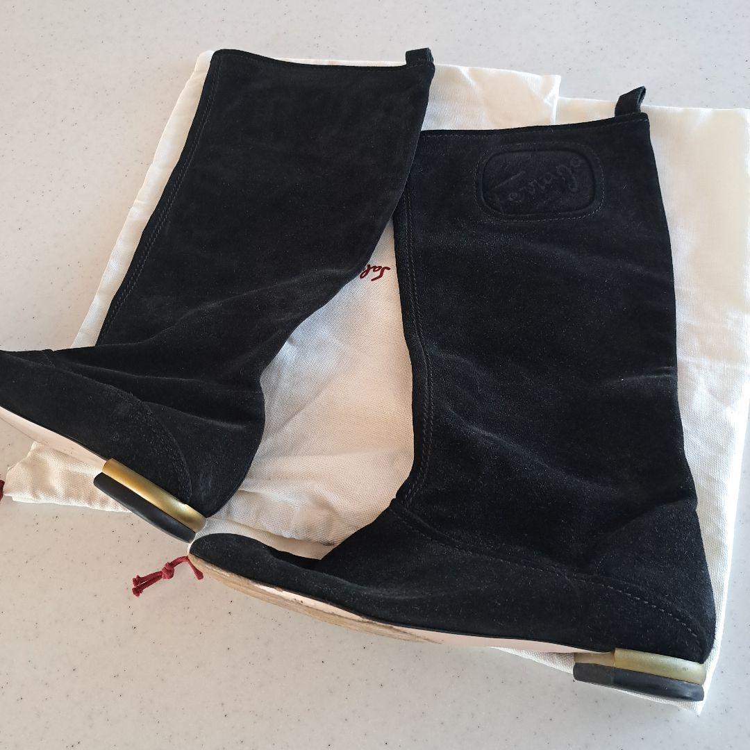 フェラガモテ 黒 スエードブーツ 7　ムートンブーツ　2品　(なぎさ)