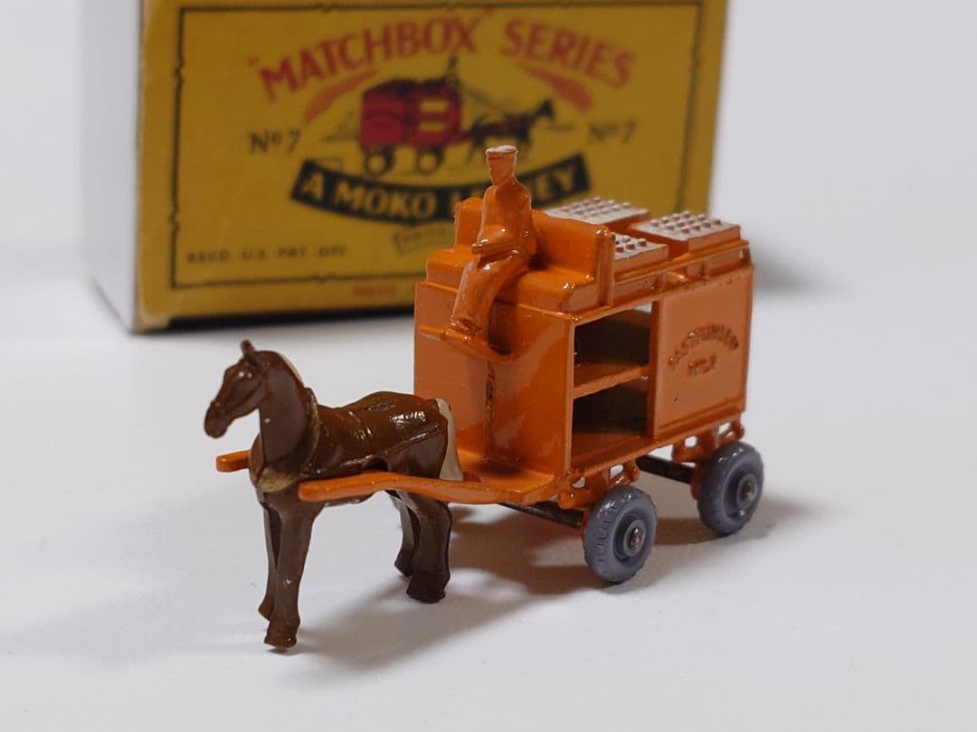 ミニカー MATCHBOX No.7 Horse Drawn Milk Float