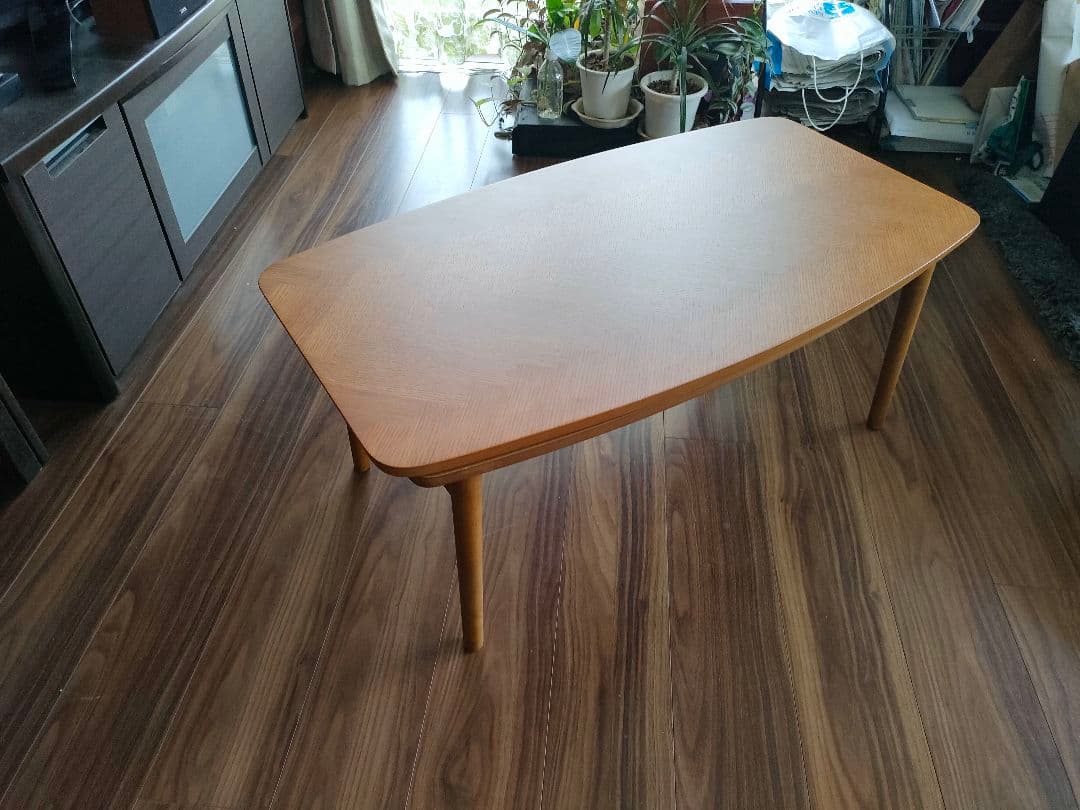 オシャレなテーブル兼コタツ　楕円こたつ