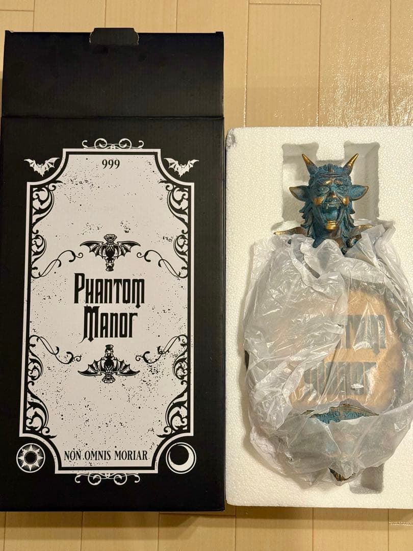 ディズニーランドパリ　ファントムマナー　表札　フィギュア Melanie & The Phantom パリ版ホンテの主役のお二人！ パリの