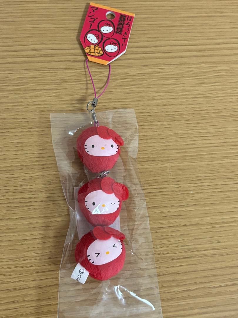 ハローキティ　宮崎限定　マンゴー　3連ストラップ 🌴宮崎限定🌴 南国の太陽を浴びた宮崎名産「完熟マンゴー」がハロー