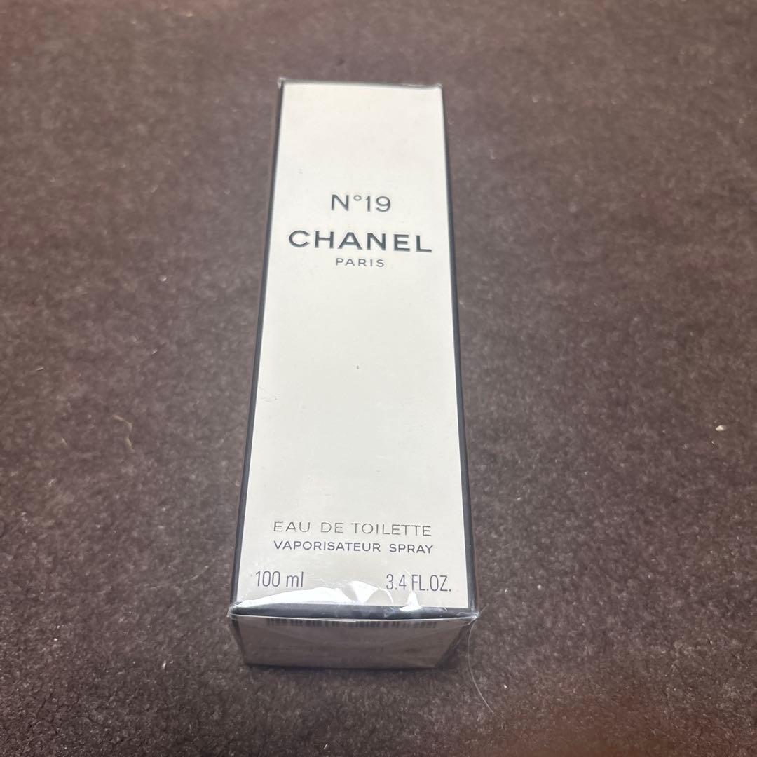 その他 CHANEL N19