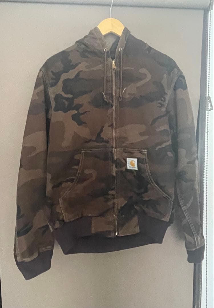 Carhartt 迷彩 フード付きジャケット