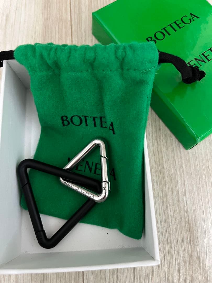 BOTTEGA VENETA キーホルダー ブラック シルバー