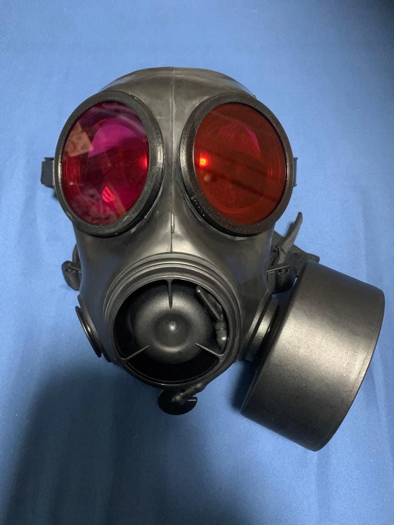 FM12 ガスマスク 赤色外付けレンズ＆キャニスター付き - メルカリ