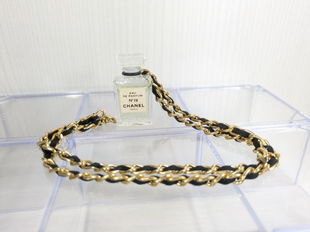 シャネル　N19　オーデパルファム　ネックレス　4ml