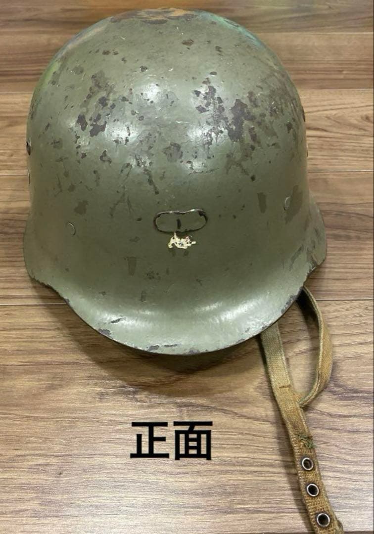 スペイン軍　ヘルメット　重たいです。　当然なのでしょうが。。