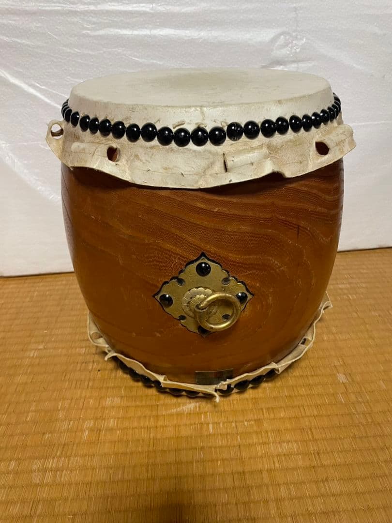 和太鼓　長胴太鼓　小ぶりのケヤキ製太鼓