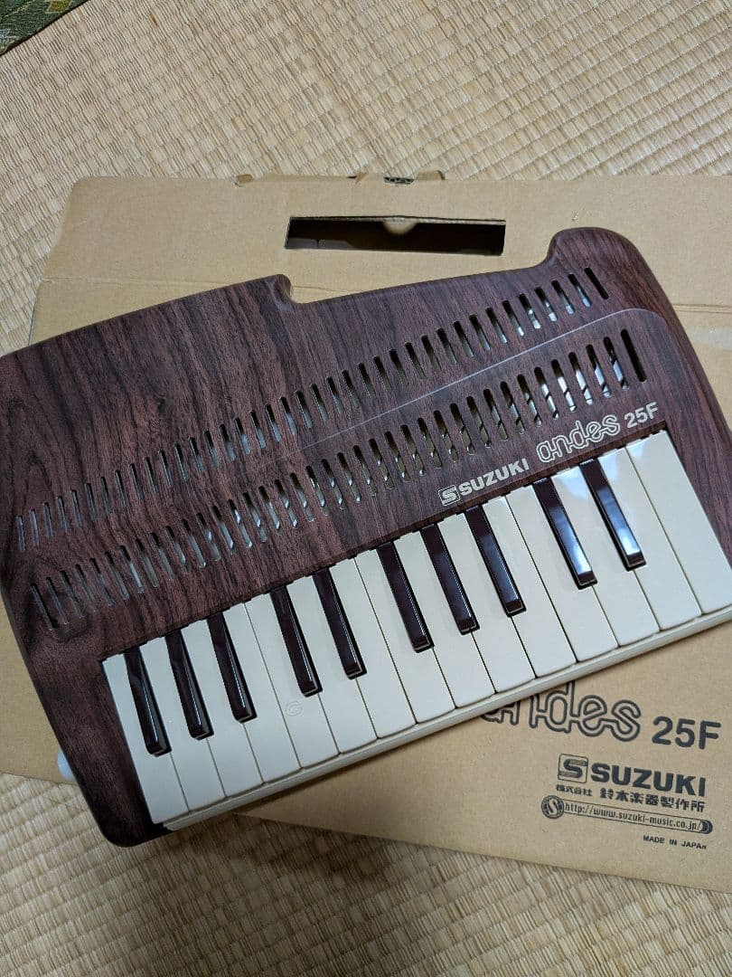 SUZUKI andes 25F ピアニカ 木目調 収納ケース付き