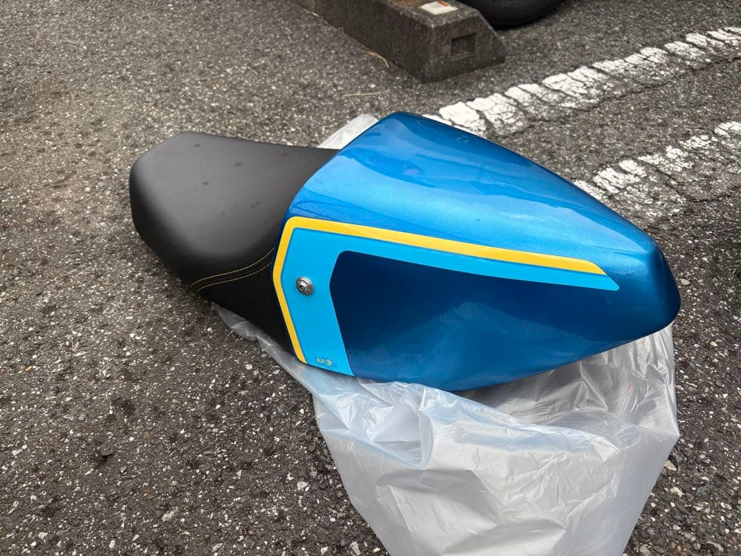 S2シングルシートカウル付きシート xsr900 '22〜 ヤマハ XSR900 2022- シートカウル ブルー S2コンセプト : モトパーツ