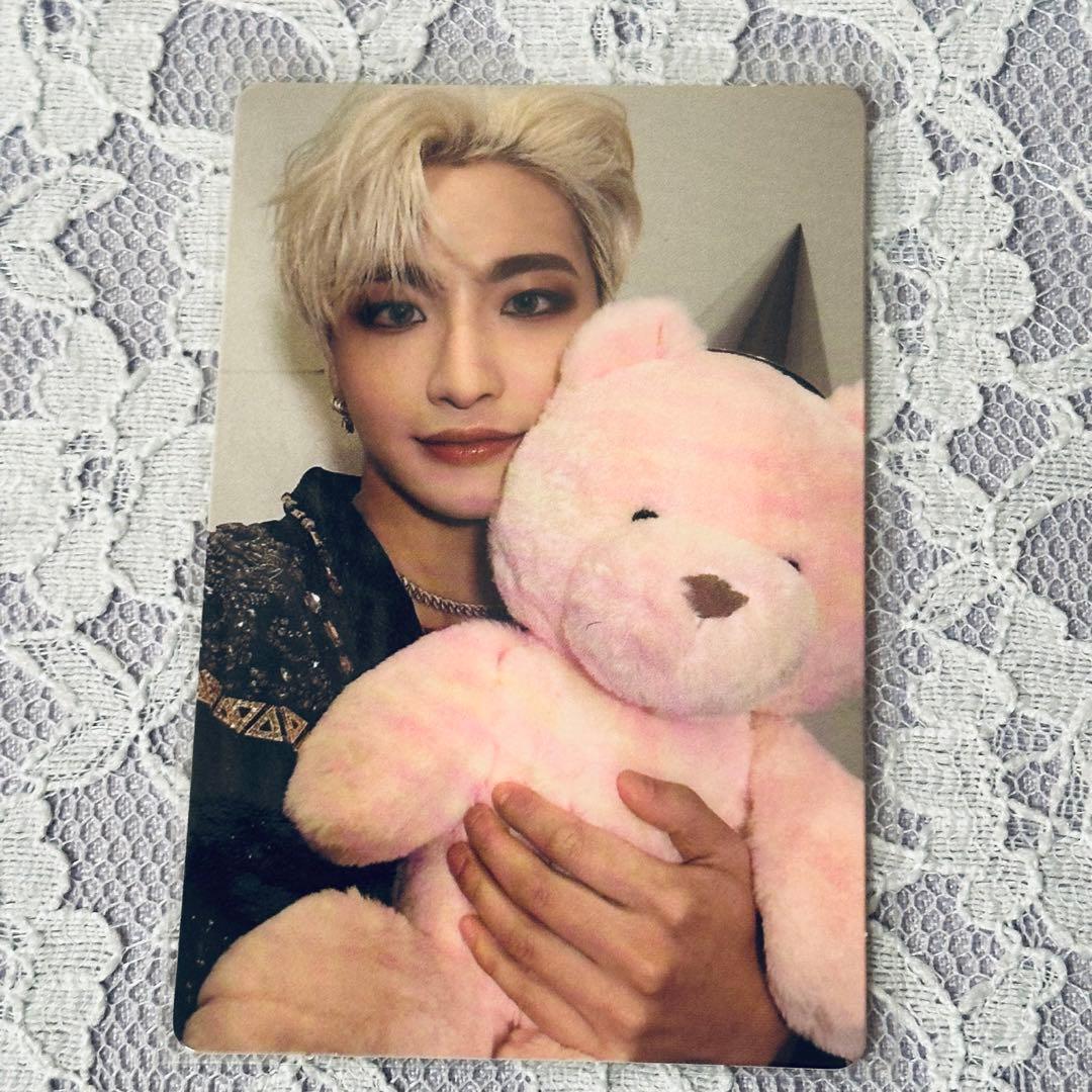 ATEEZ ソンファ Hello82 hug トレカ ATEEZ アチズ US限定 ソンファhello82 特典 トレカ - メルカリ