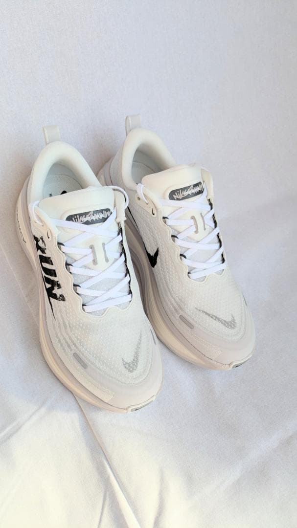 【美品】ナイキズームボメロプラス 白 26.5cm