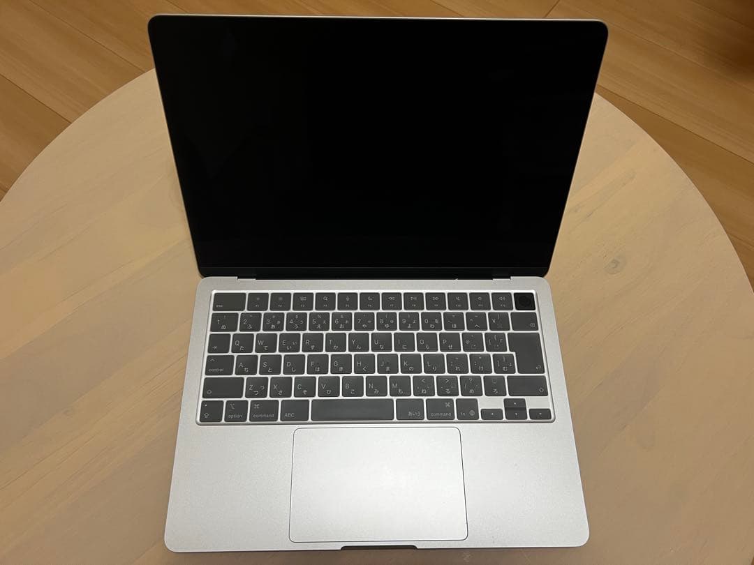 M4 MacBookAir 16GB/256GB シルバー整備品【充放電15回】 refurb-mba15-m4-skyblue-202503