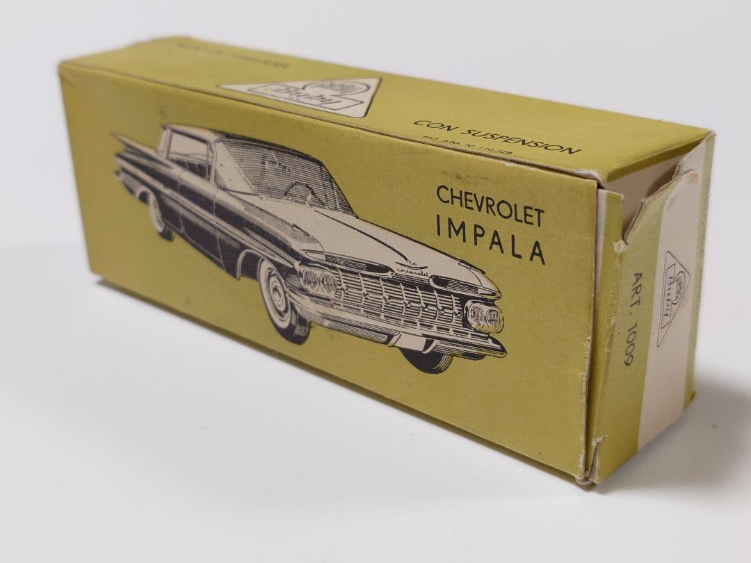 BUBY art.1009 CHEVROLET IMPALA POLICIA