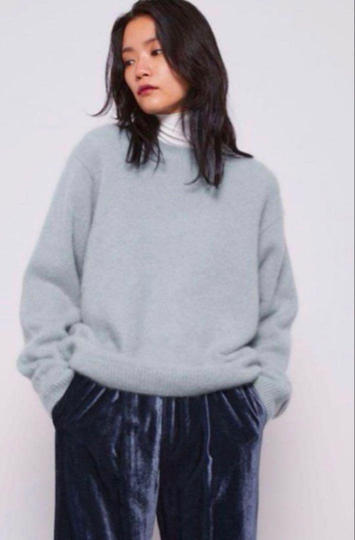 STUNNING LUREスタニングルアー ホワイトヤクプルオーバー ニット