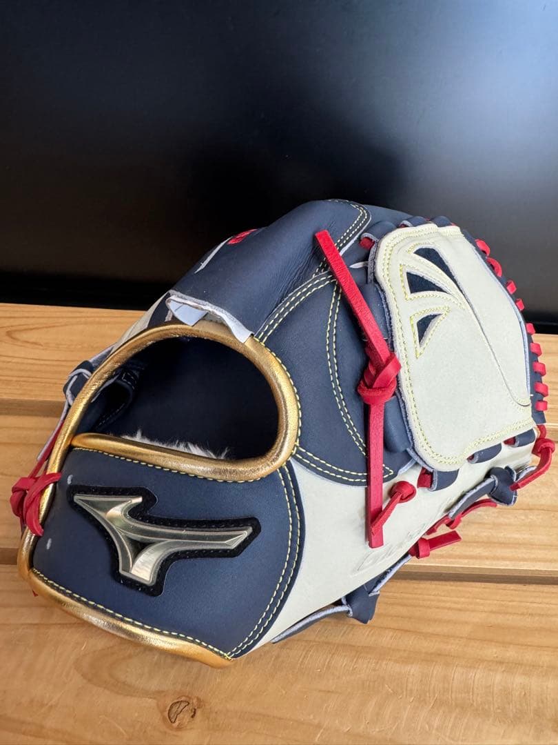 超限定品！ミズノ 軟式用グローブ 投手用 定価28,600円税込 MIZUNO（ミズノ） 軟式用Mz Softer 投手向け サイズ11 1AJGR23901 軟式