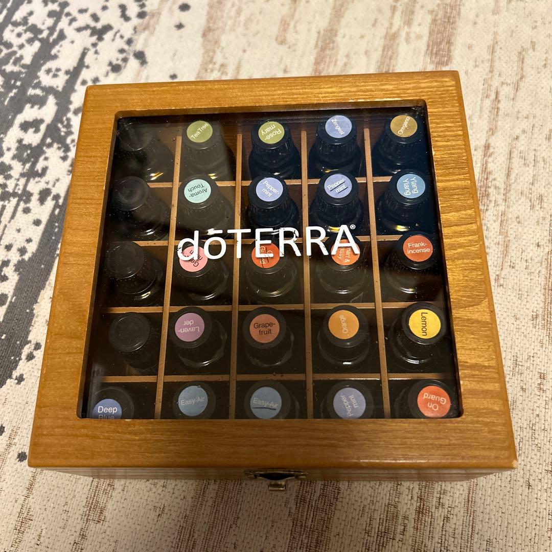 dōTERRA エッセンシャルオイル25本収納