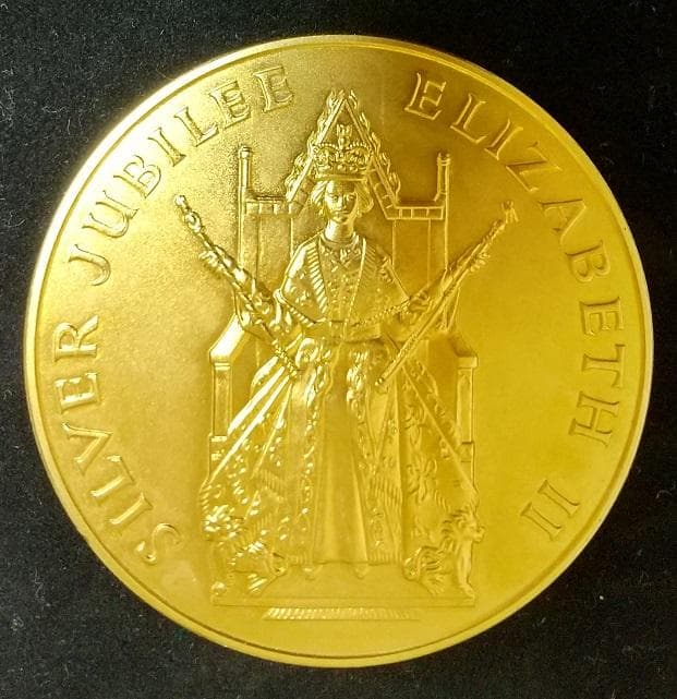 58mm 1977年 イギリス シルバージュビリー ギルドメダル 金メッキ銅