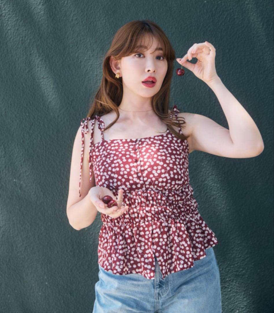 最大値下げherlipto Cherry Pattern Strap Top M