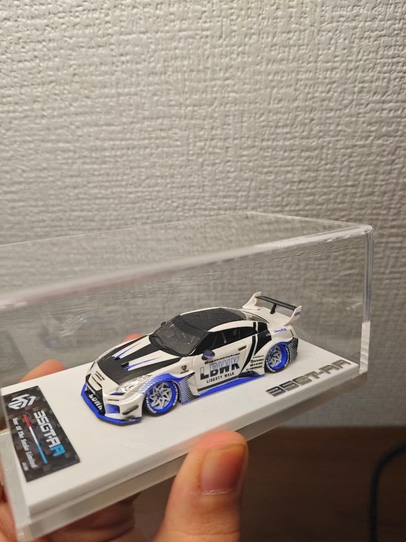LBWK Nissan GT-R ミニカー 1/64
