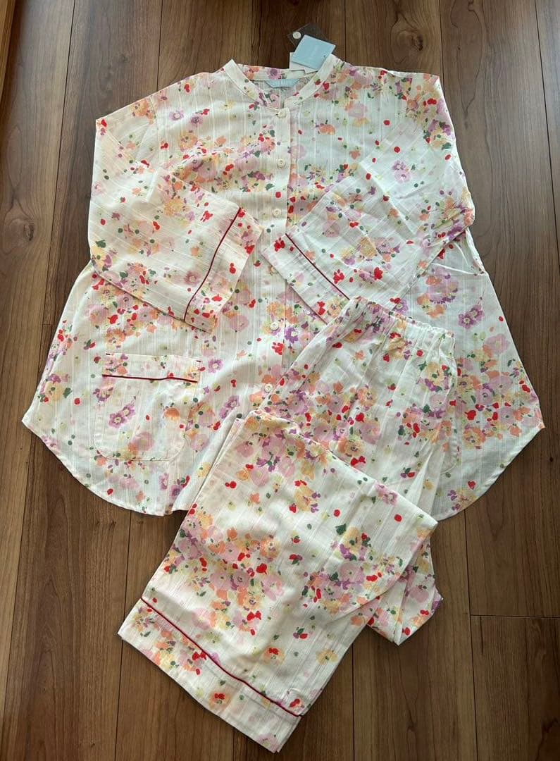 【新品】タグ付き　KID BLUE 花柄　上下ルームウェア