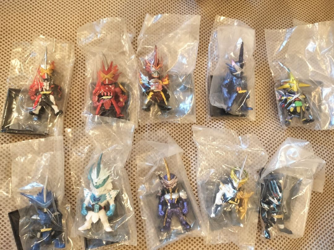 仮面ライダーコンバージ　セイバー　10体セット コンバージ 仮面ライダーセイバー 9体セット - メルカリ