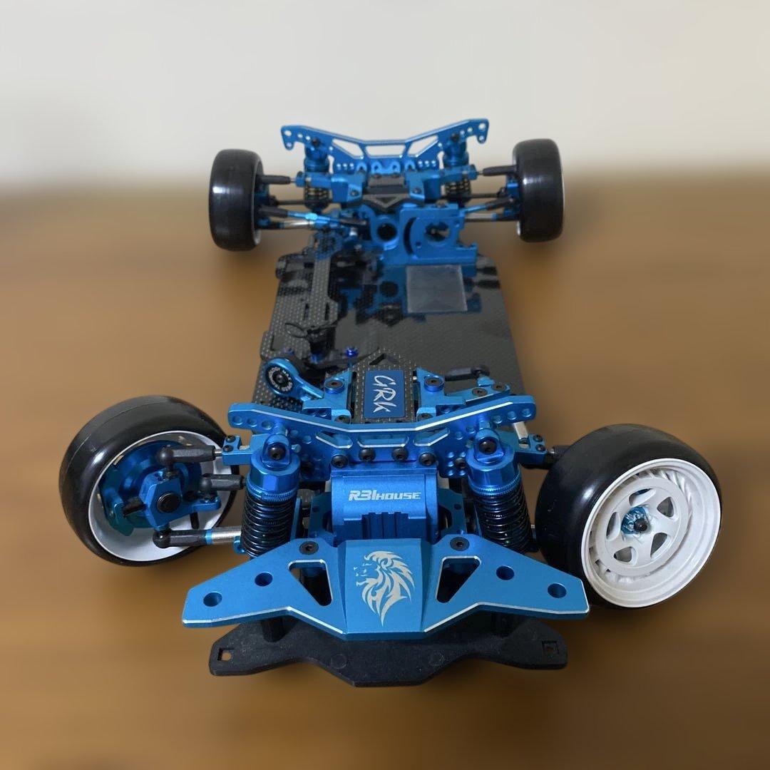 R3house URK カーボンシャーシ ラジコンgrk3希少ライトブルー 限定品！ R3house URK カーボンシャーシ ラジコンgrk3希少ライトブルー