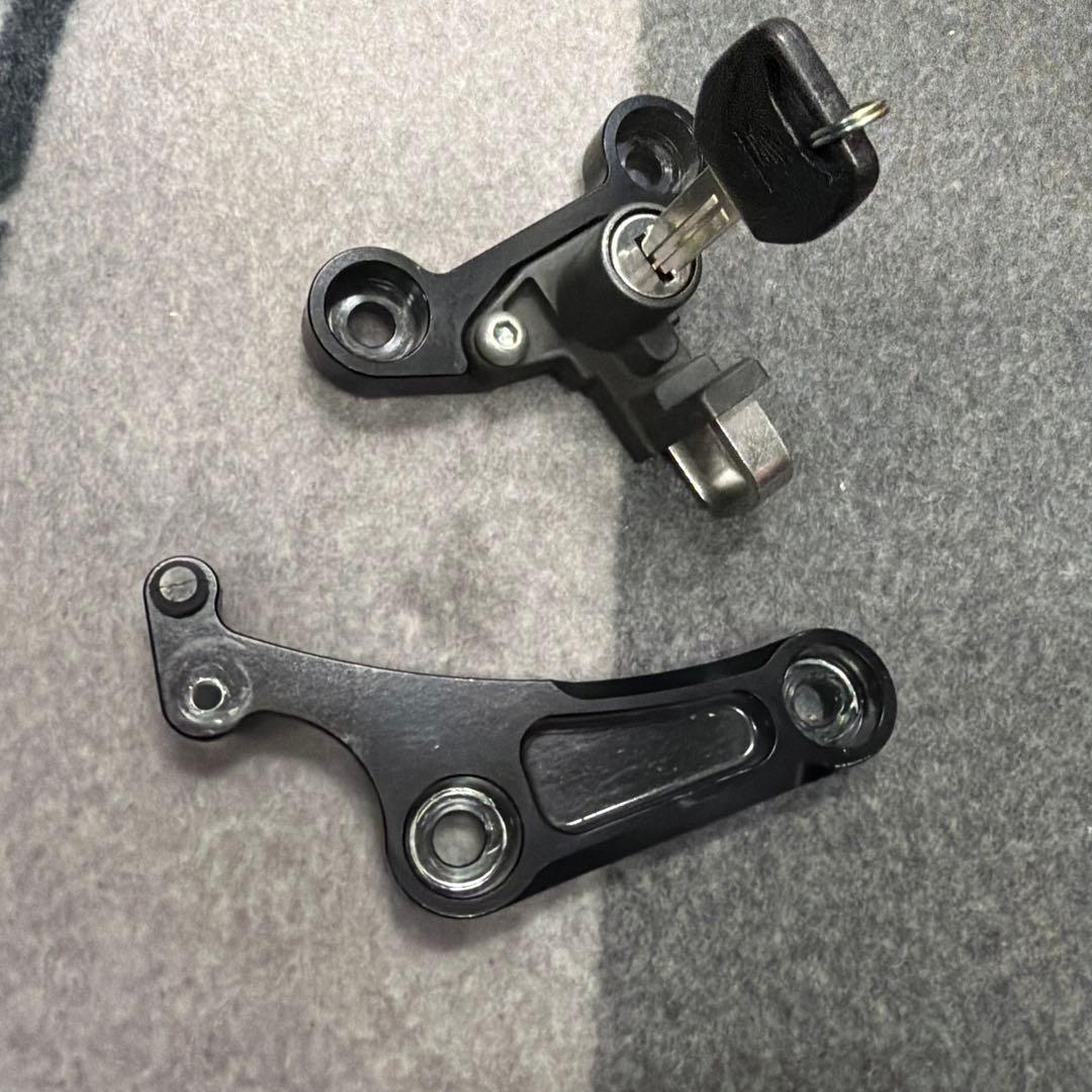 CBR1000RR SC57 タンデムレスキット 鍵付き