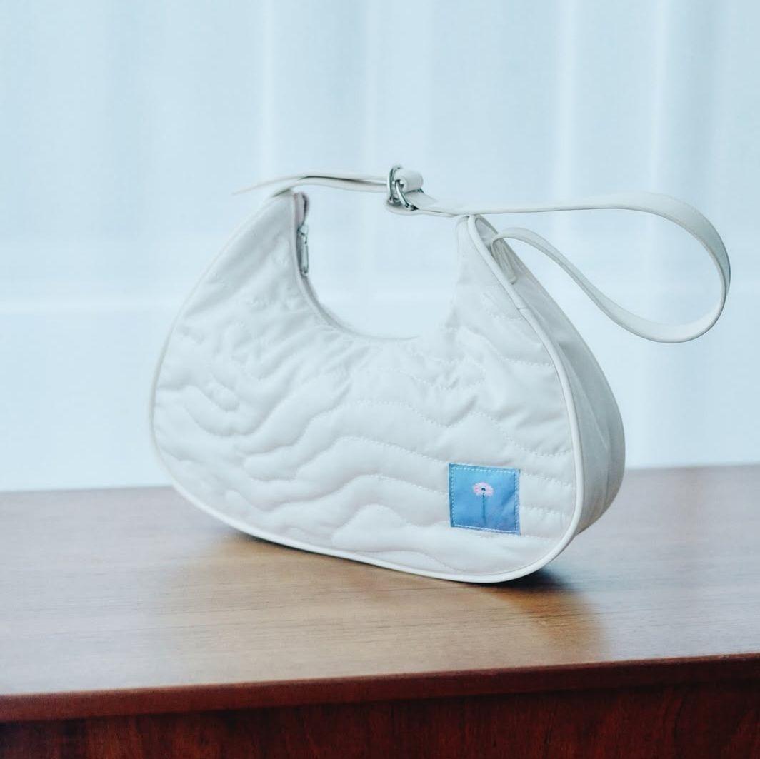 みやかわくん 宮川大聖 Etrarium ショルダーバッグ 大阪限定 みやかわくん”こと宮川大聖が、自身初となるアパレルブランド