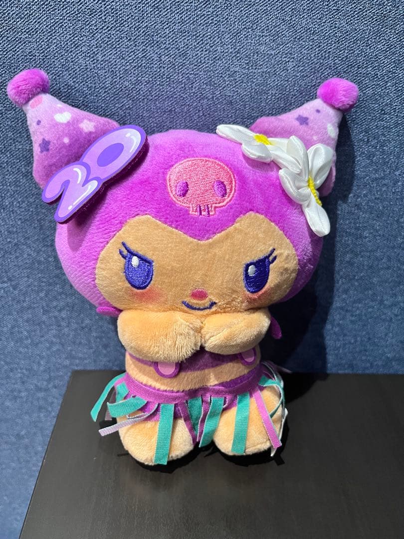 クロミ ぬいぐるみ グアム限定 20周年記念 フラダンスverグアムGUAM クロミ グアム 20周年限定 - メルカリ