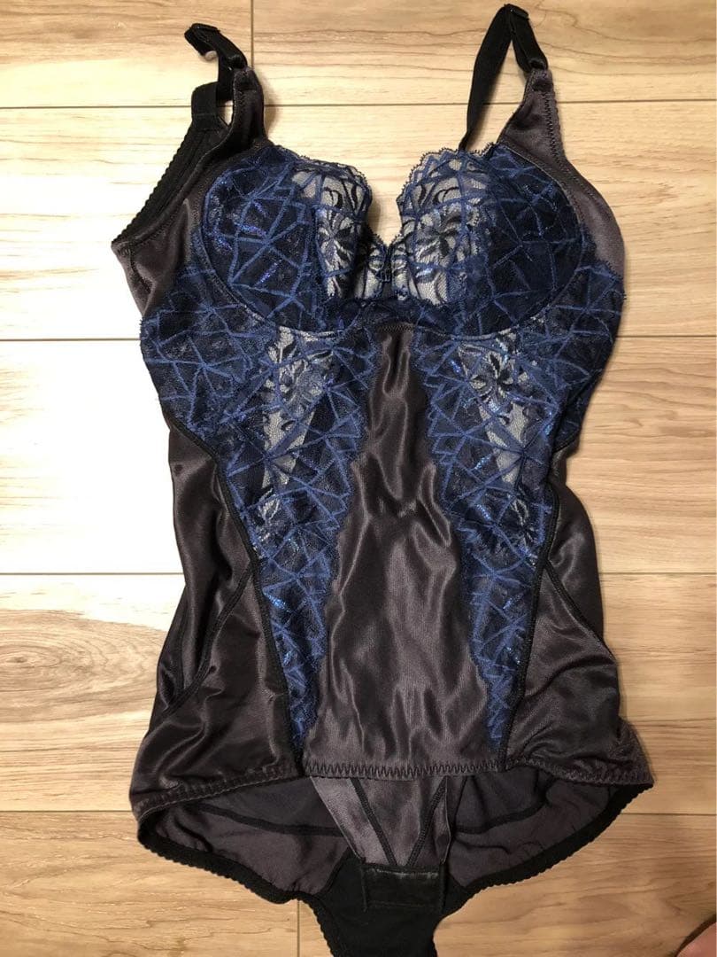 本日限定　マルコ　カーヴィシャス　カレス　c70M ボディスーツ