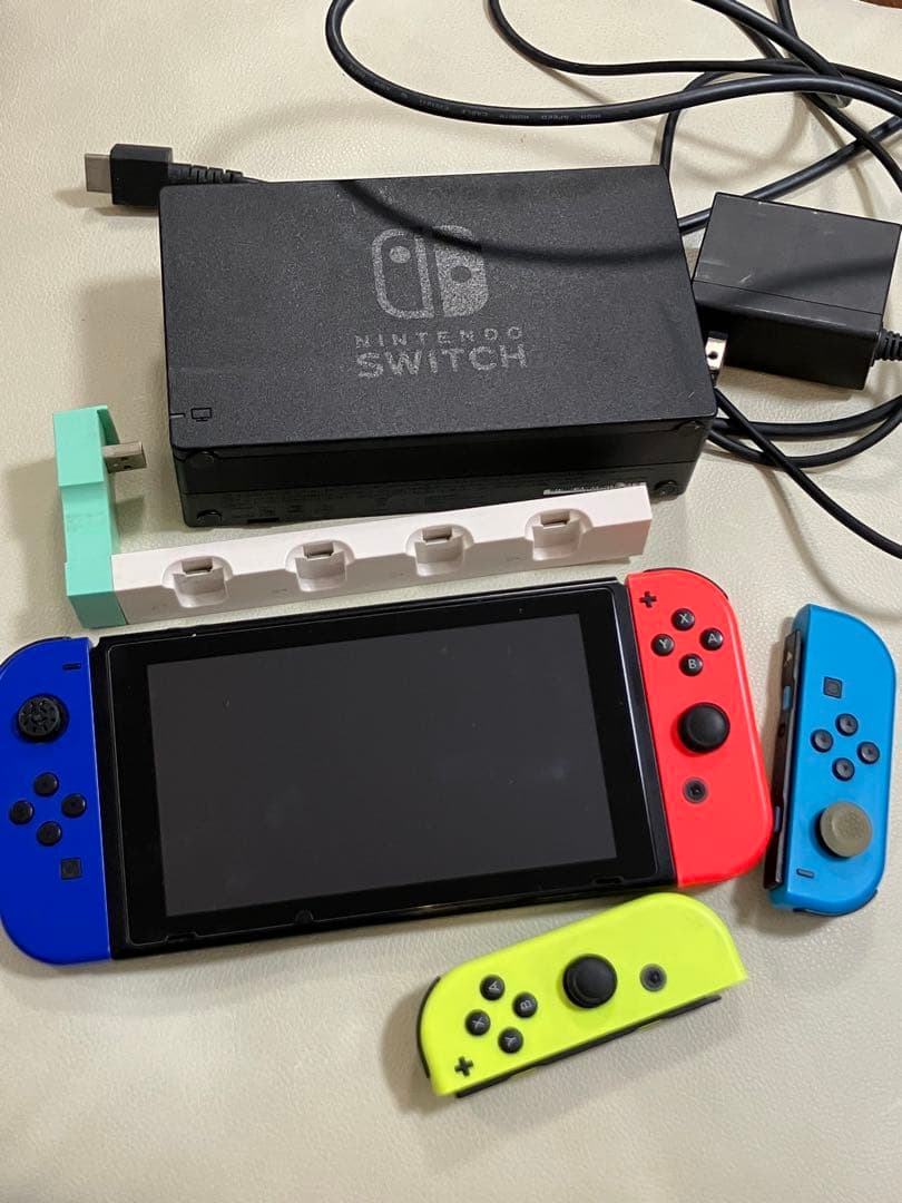 Nintendo Switch 本体 赤/青/緑/黄　あつ森 あつまれ どうぶつの森」デザインのJoy-Con＆ドックを単品販売！ 本日