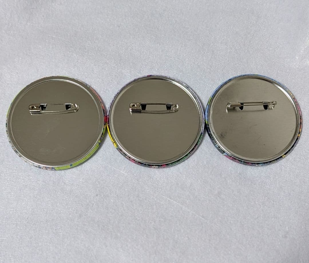 ジョジョ展 冒険の波紋 缶バッジ ジョルノ ブチャラティチーム 暗殺