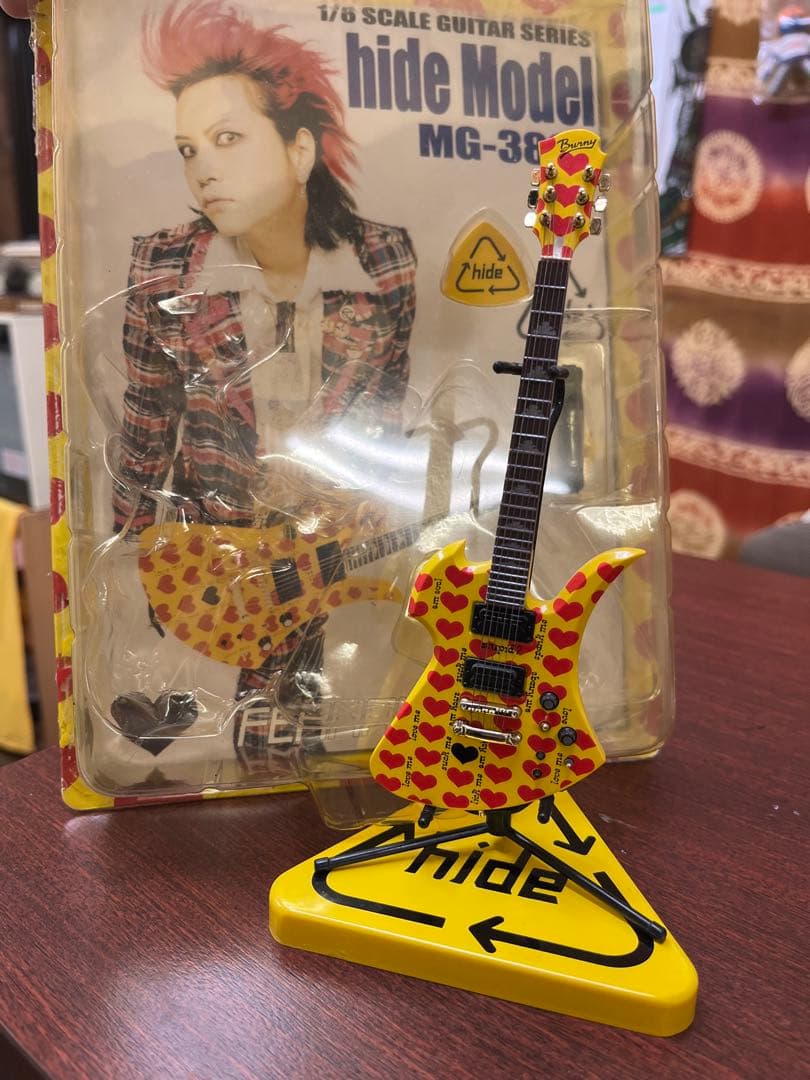 ミュージシャン hide Model MG-3800