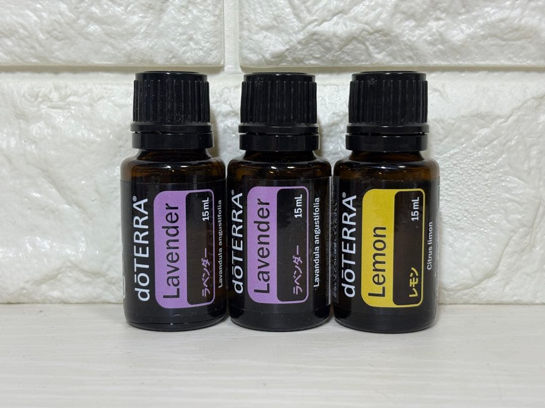 doTERRA ドテラ　正規品　ラベンダー15 ml ２本＆レモン15ml