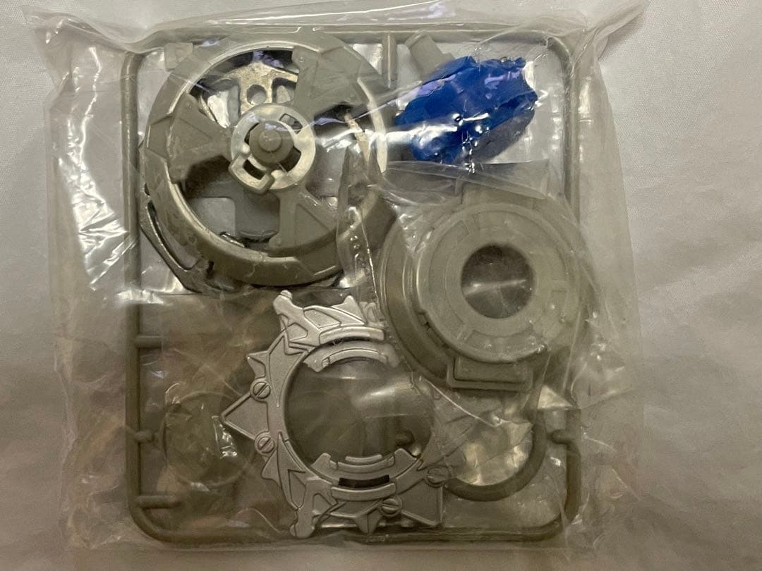 新品未組立　ウルボーグ4 ベイブレード　BEYBLADE 爆転　アニメ　海外