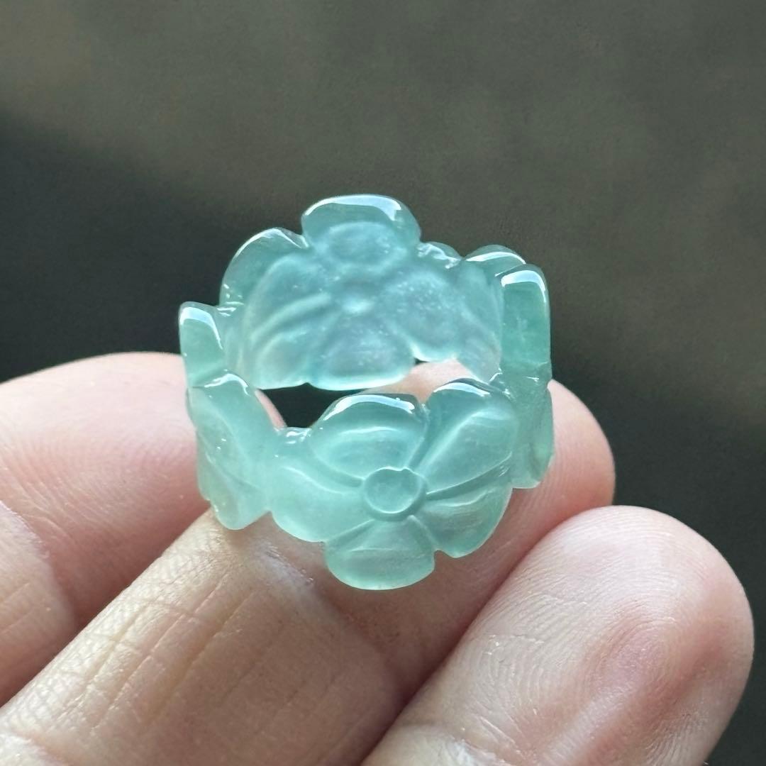 グアテマラ産　天然本翡翠　A貨　氷種　花彫り　幅広　5号 L7-100 美品 氷藍緑 16.5号 天然グアテマラ産 A貨 本翡翠 くりぬき