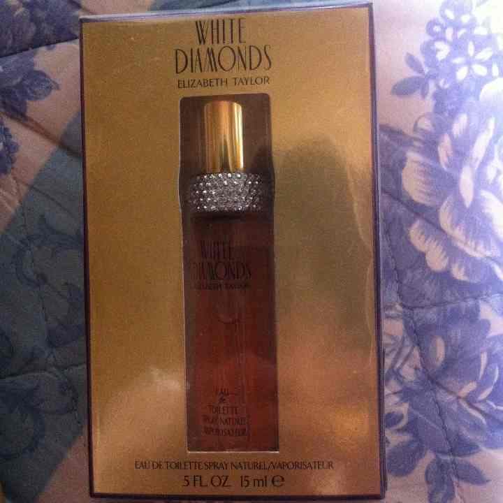 ホワイトダイヤモンドの香水