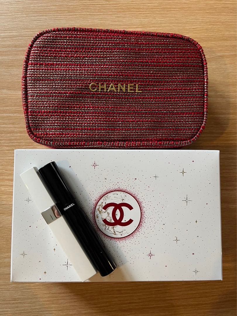 シャネルマスカラとポーチのセット